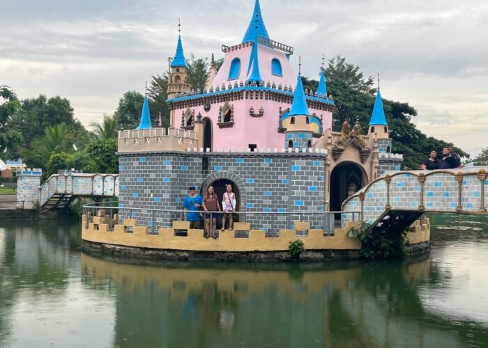 Замок на воде