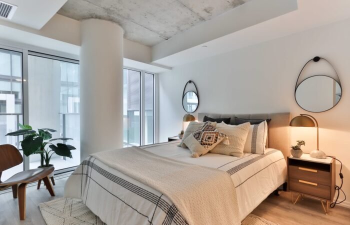 Чья то кровать