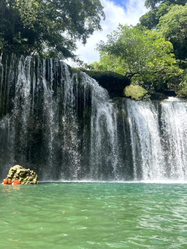 Водопад в Болинао (WaterFall 1)