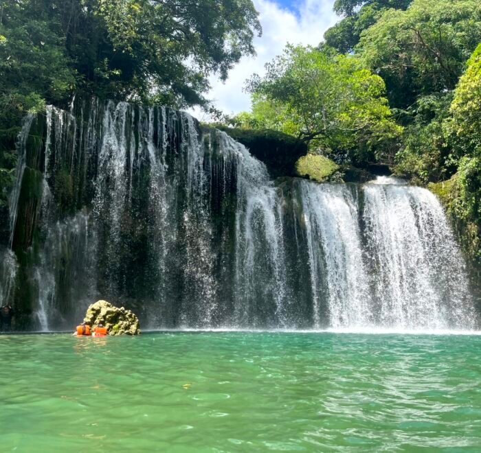 Водопад в Болинао (WaterFall 1)