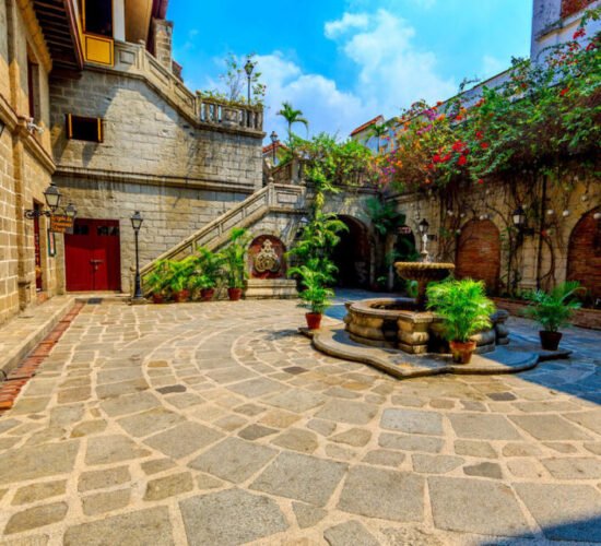 Каса Манила дворик